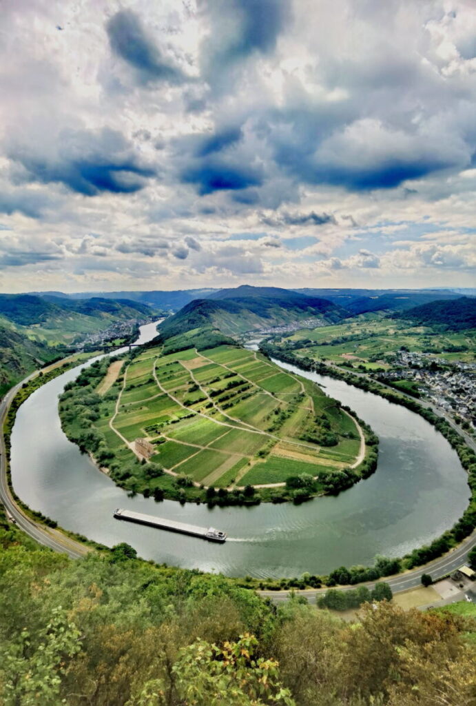 Deutschland Sehenswürdigkeiten an der Mosel: Die Moselschleife mit dem Calmont Klettersteig